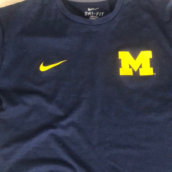 Michigan Nike Dri-Fit Touch T-Shirt Size M - Picture 3 of 3